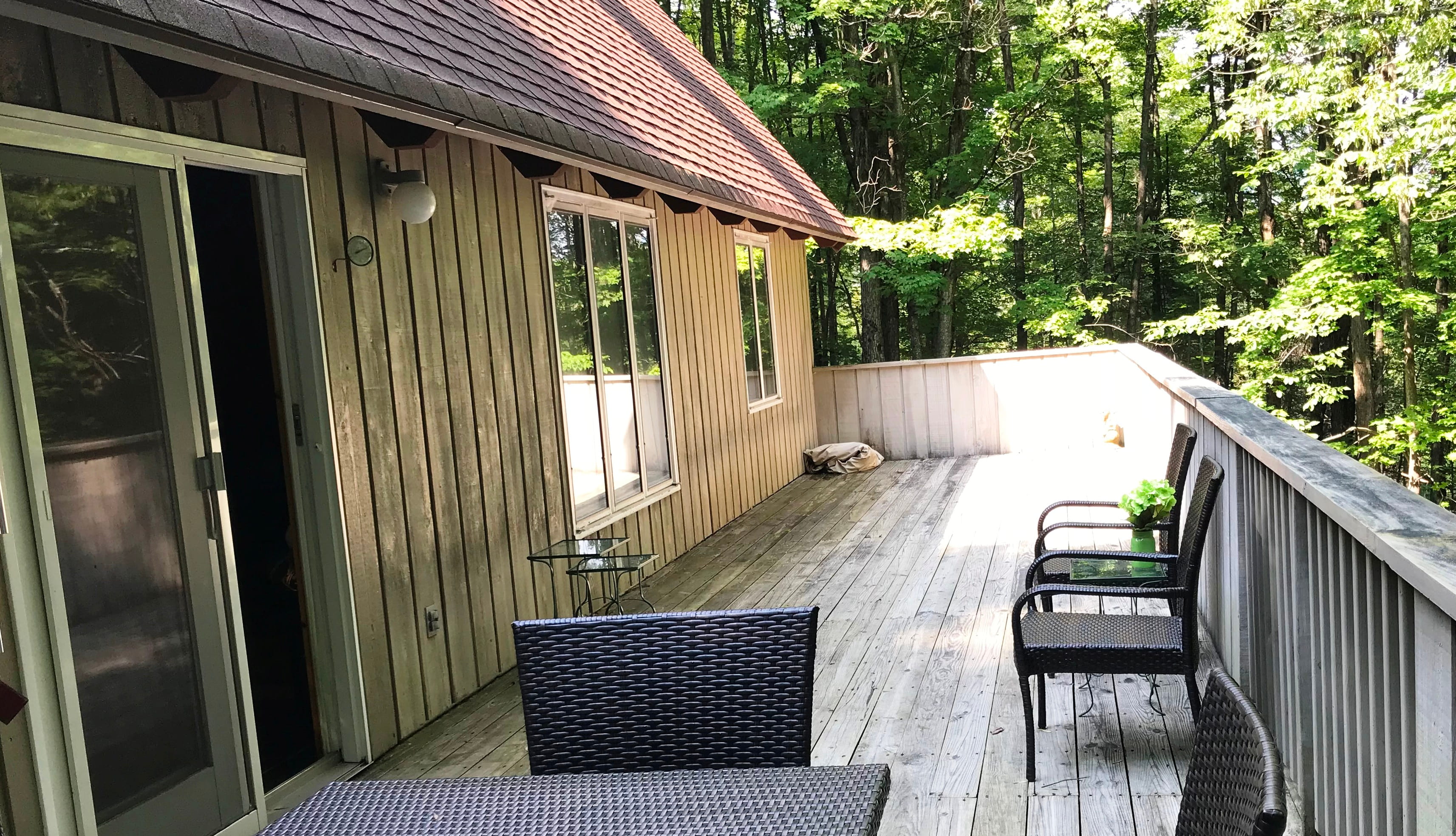 Deck. Access from Dining Area.