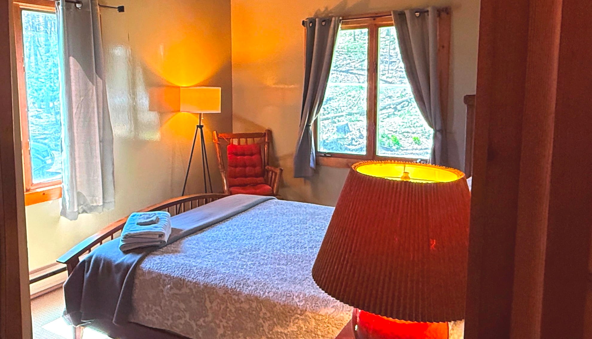 Bedroom 2. Queen. Upstairs.